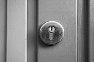 Home Slotenmaker helpt wanneer je sleutel je in de steek laat en je buitengesloten bent van je woning